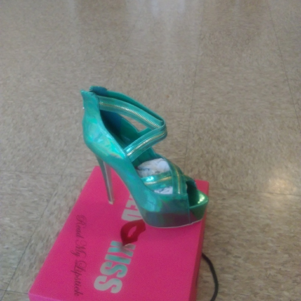 Red Kiss Heels